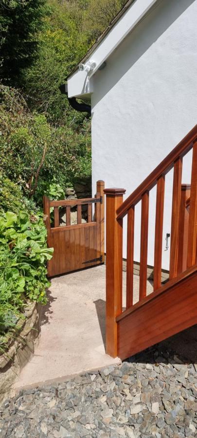 Modern And Spacious 2 Bedroom Apartment With Free Parking Llansantffraid Glyn Ceiriog Exterior foto