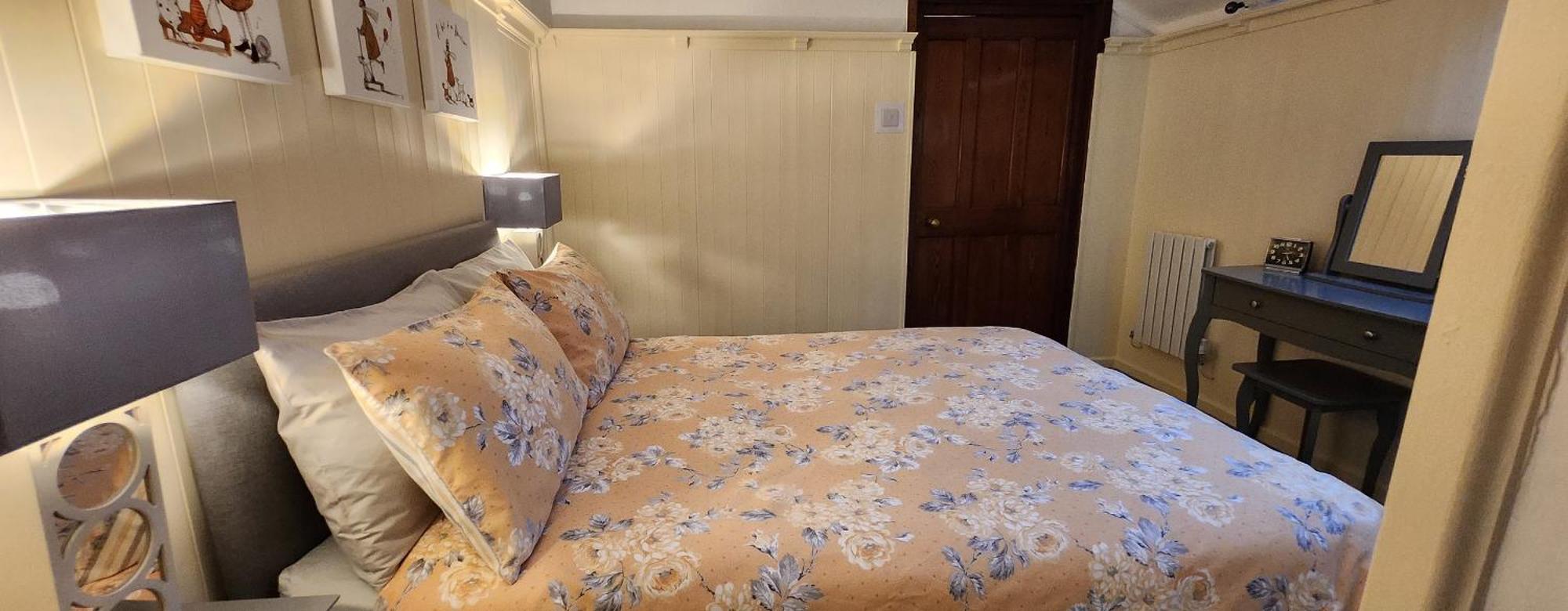 Modern And Spacious 2 Bedroom Apartment With Free Parking Llansantffraid Glyn Ceiriog Exterior foto